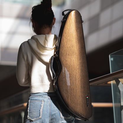 Musician carrying 4/4 violin case polycarbonate with comfortable backpack straps for travel use